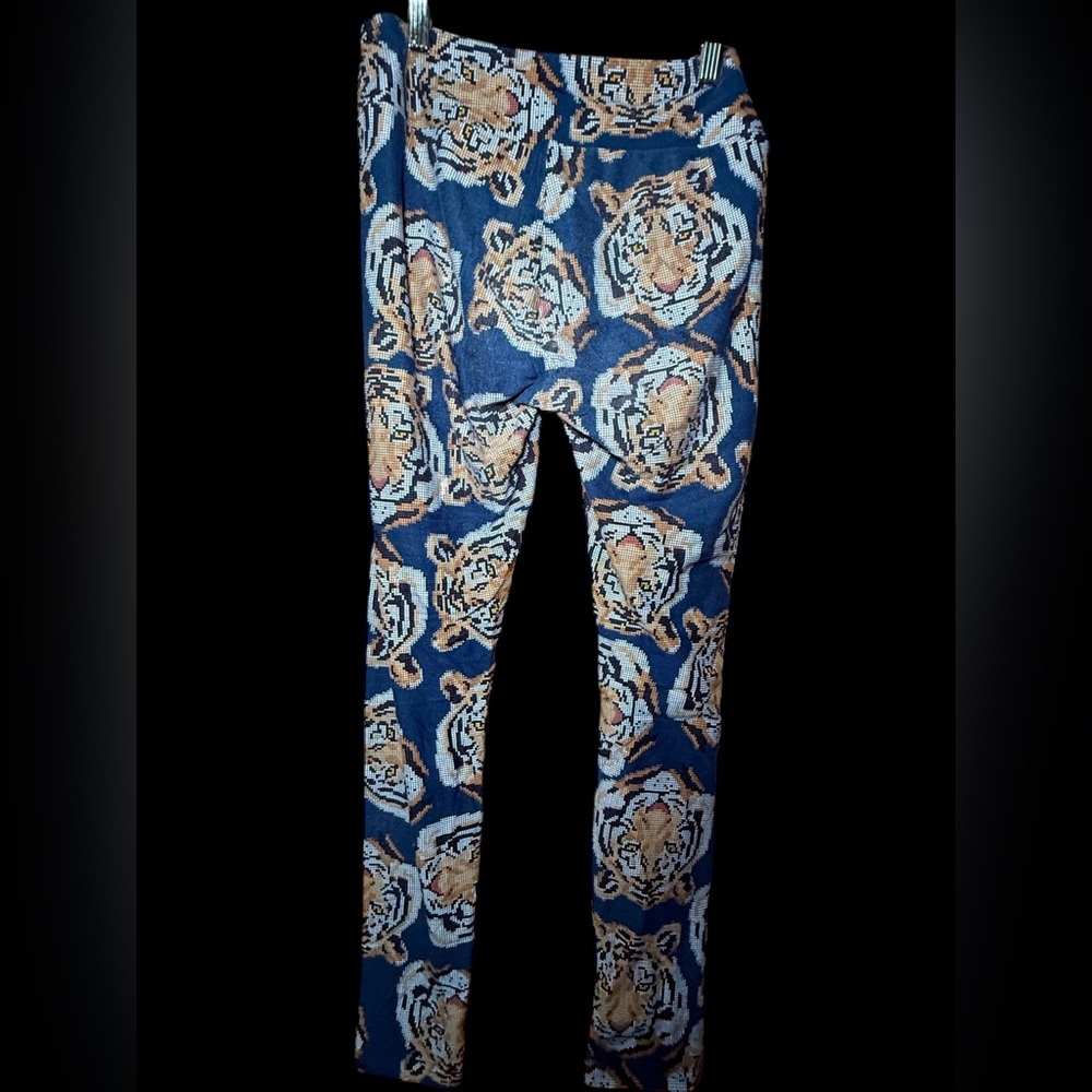 Tiger hard to find Lularoe leggings